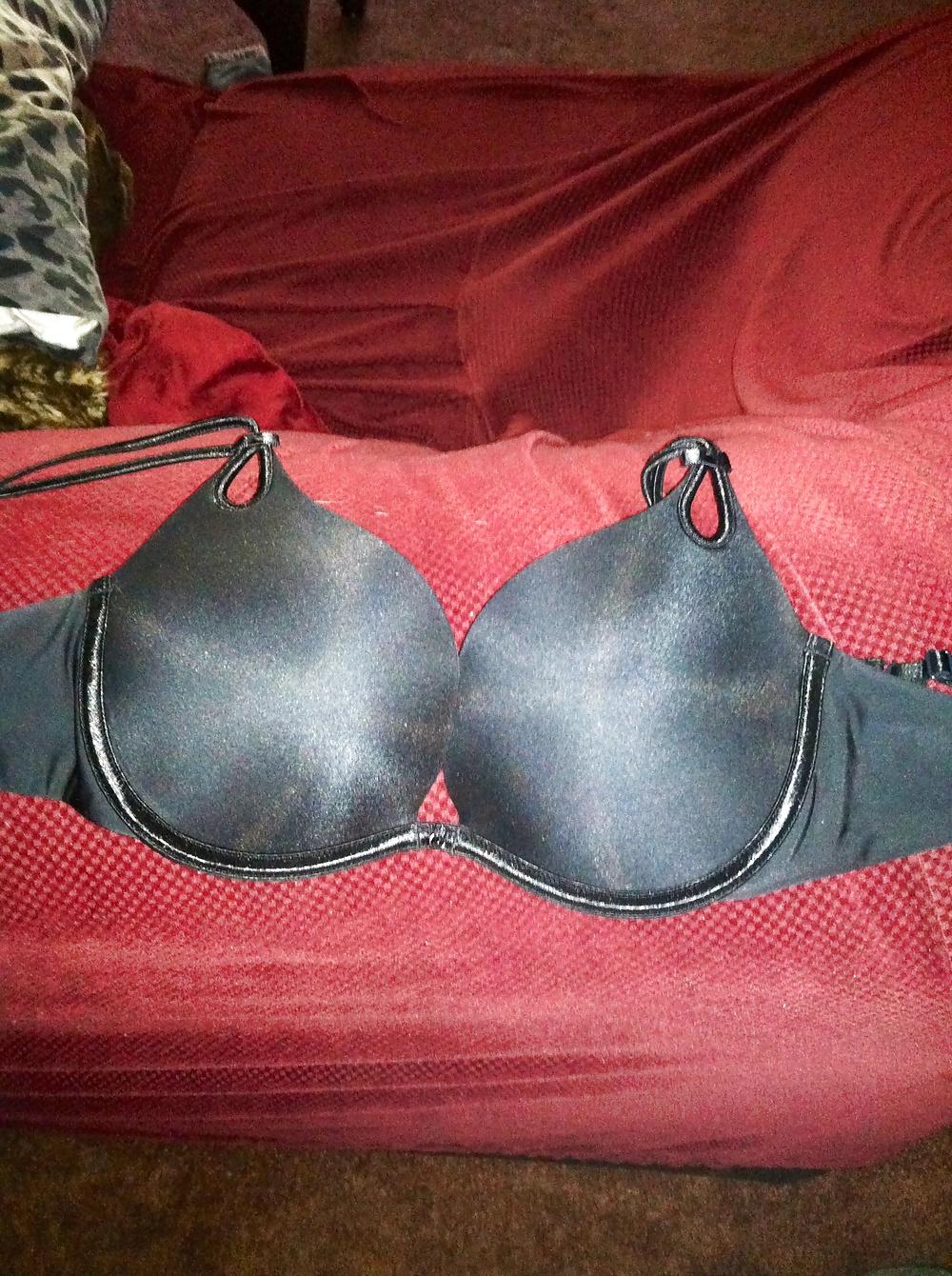 8P Wifes bra's and pantys