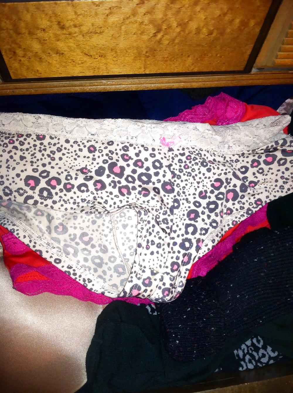 8P Wifes bra's and pantys