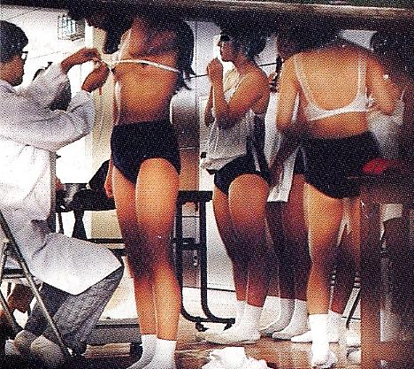 20P Japanese Girl Changing 01