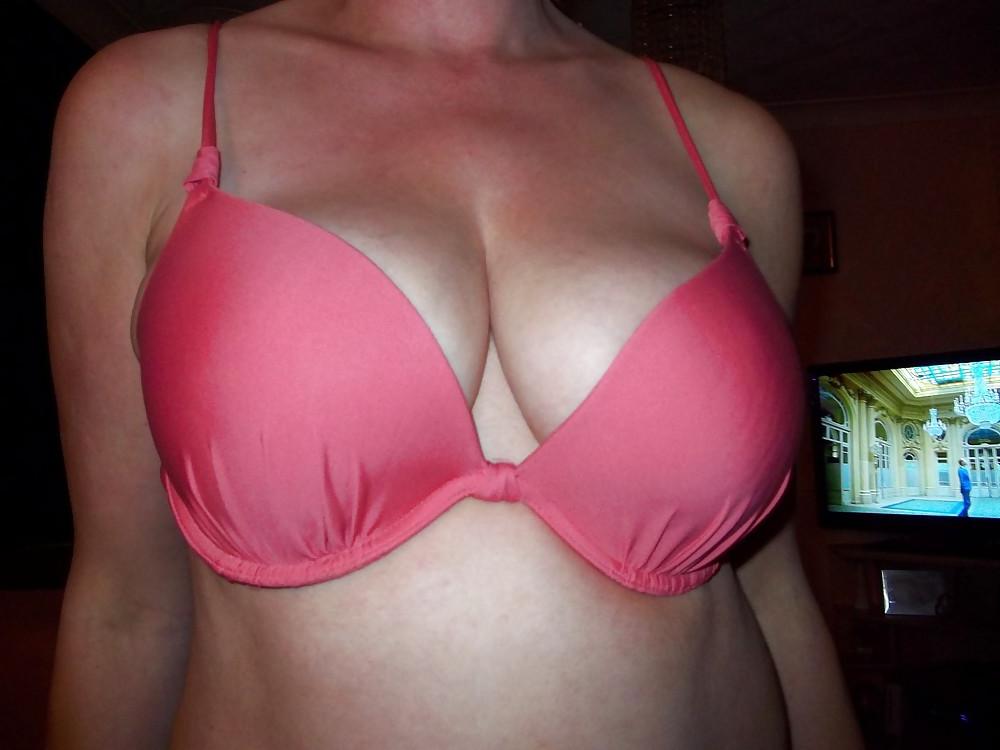 15P Woman their sell bra on the net 