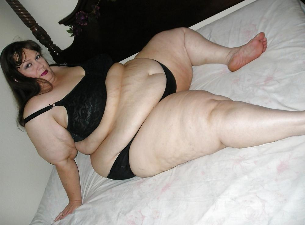 25P Fabulous SSBBW! (Black Bra & Black Panties)