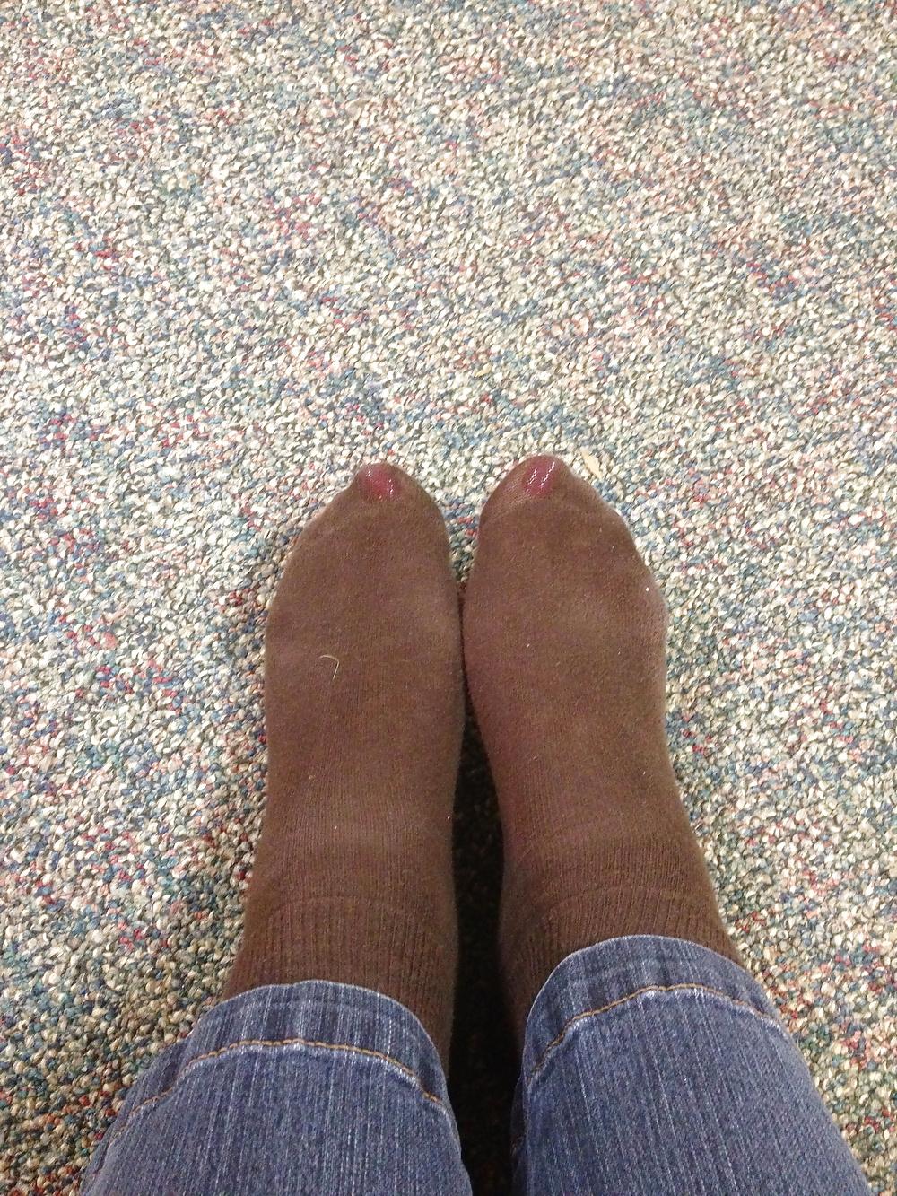 21P Naughty feet got naked in dr.'s waiting room