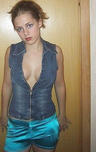 20P Danish teens-84-85-amateur lingerie cleavage bra braces 