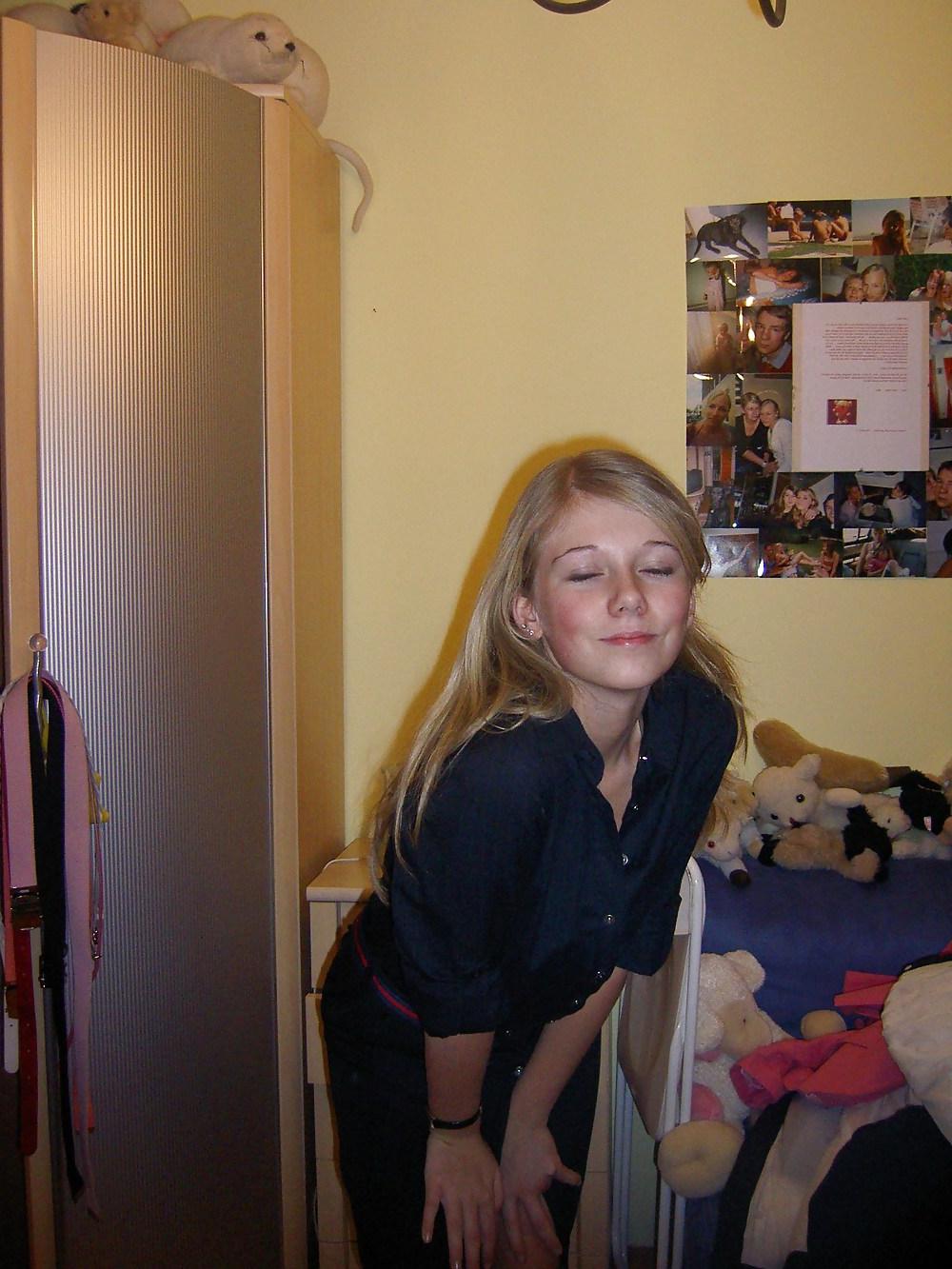 25P A soldiers girlfriend