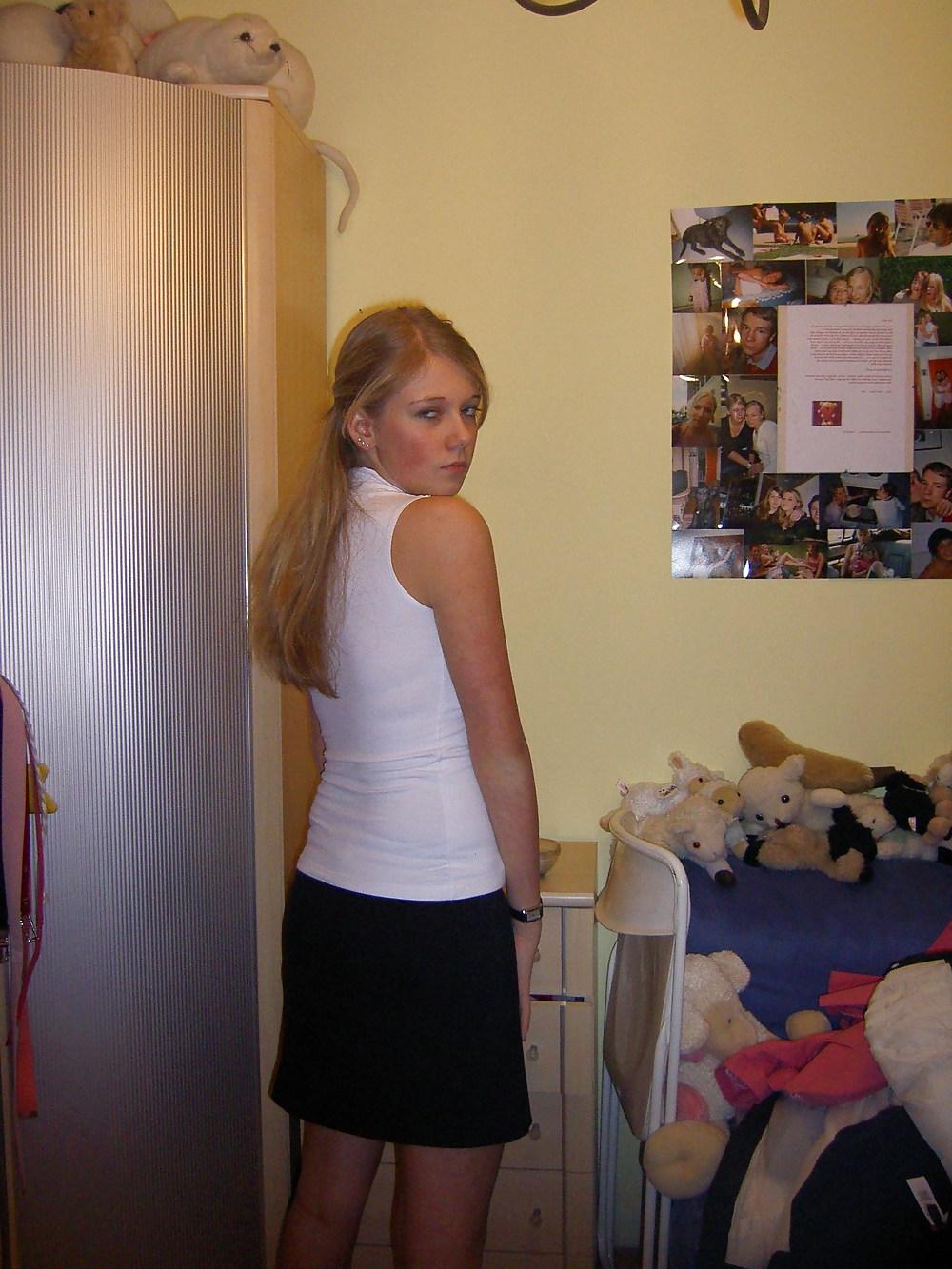 25P A soldiers girlfriend