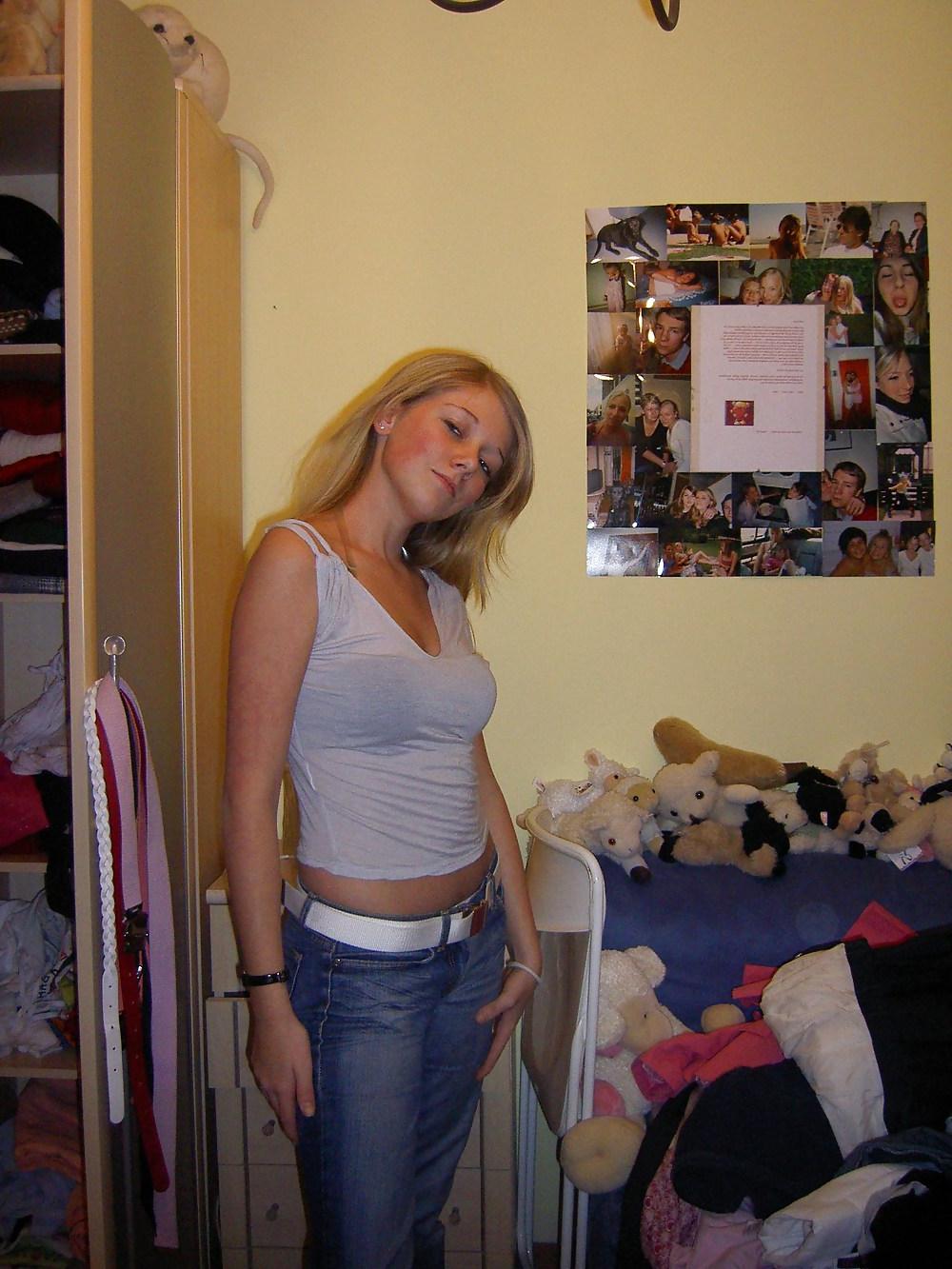 25P A soldiers girlfriend