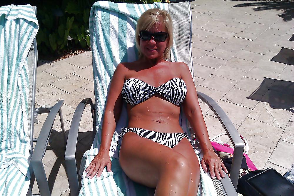 25P Milf Tease Makes You Go AWWWE! 11