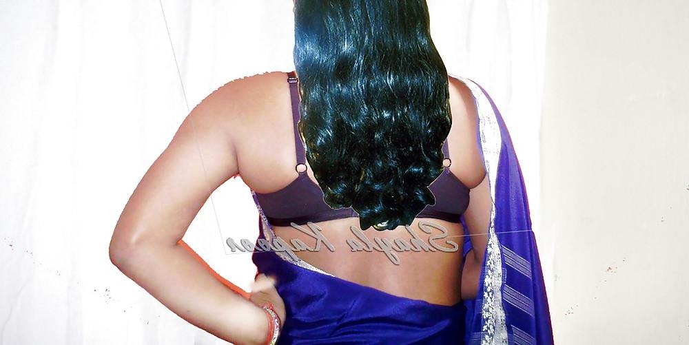 9P Crossdresser In Saree And Bra