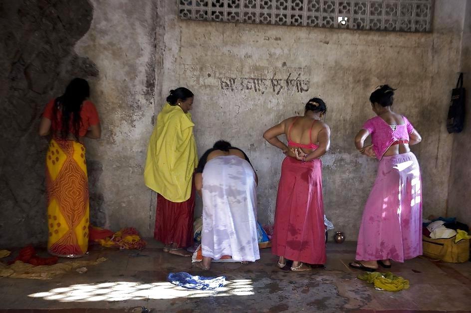 15P Indian Public Bath