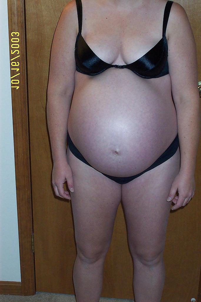 15P Lovely pregnant amateur women