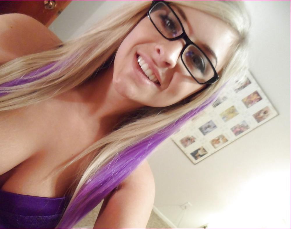 25P Princess Barbie is a slag whore fucks herself