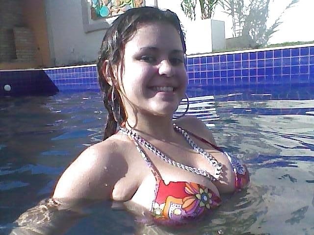 25P PRETTY GIRL IN SEX BIKINIS