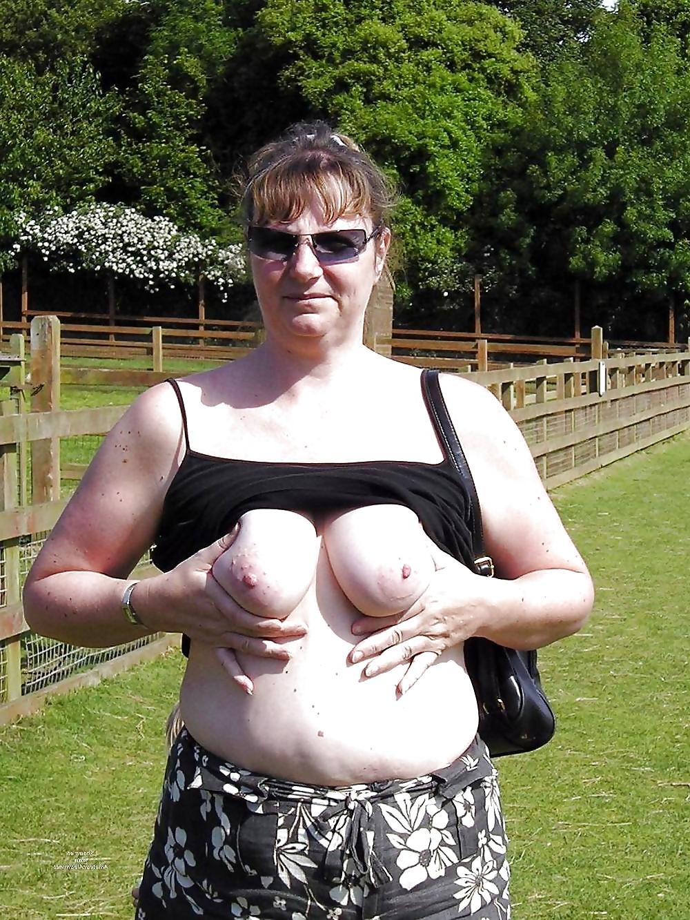 20P Pull up your shirt 9.
