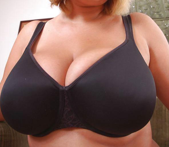 22P Chunky tits in bra 21