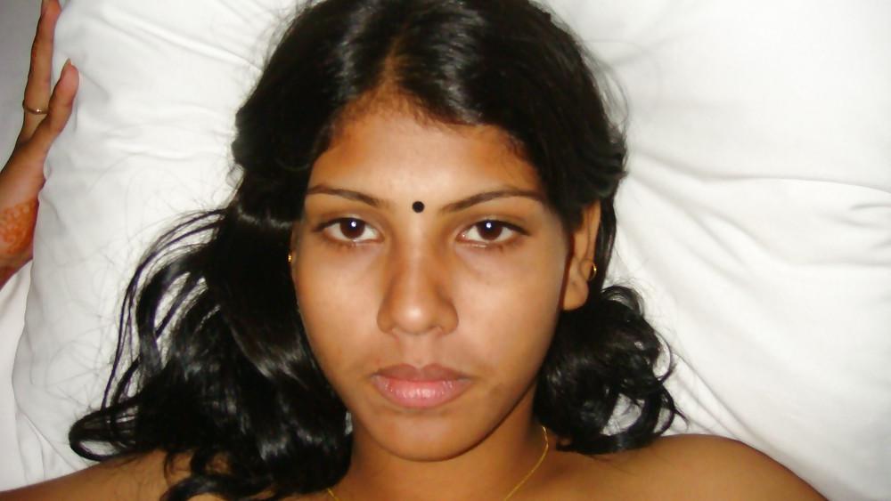 25P An ex indian girlfriend in shower