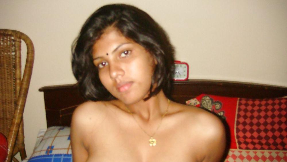 25P An ex indian girlfriend in shower