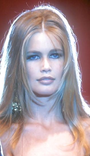 25P Claudia Schiffer - Pretty Face for Spunking