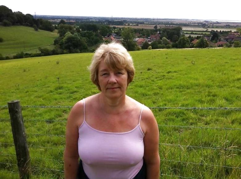 24P She forgot her bra 17.