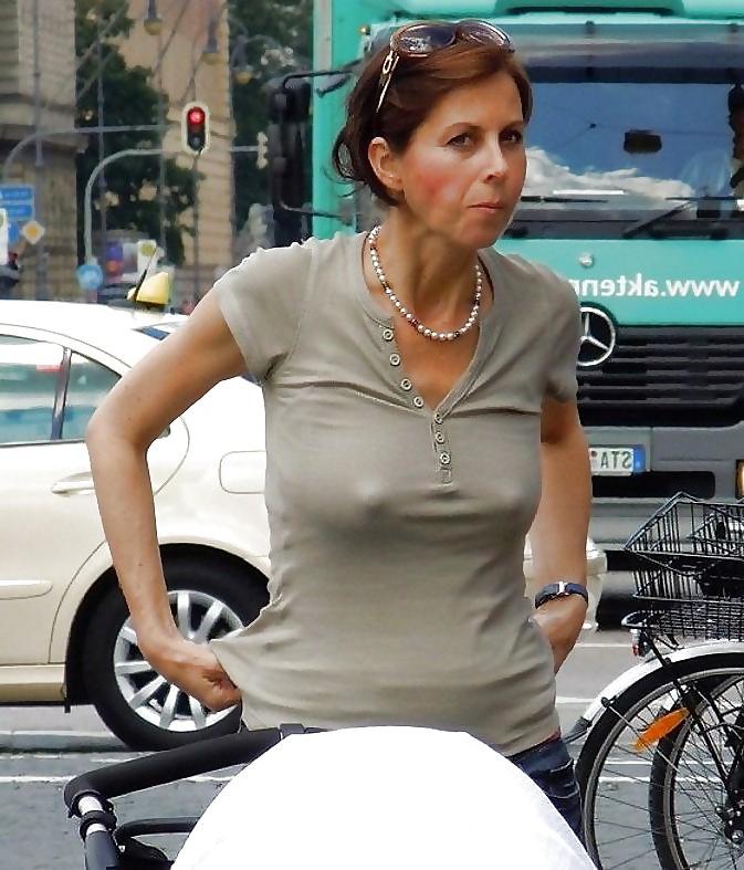 24P She forgot her bra 17.