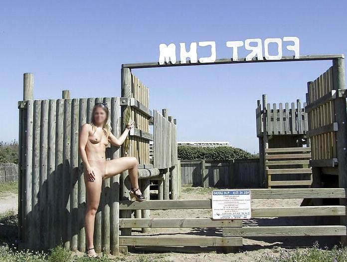 19P Blurred Face Exhibitionists - Cap D'Agde 1