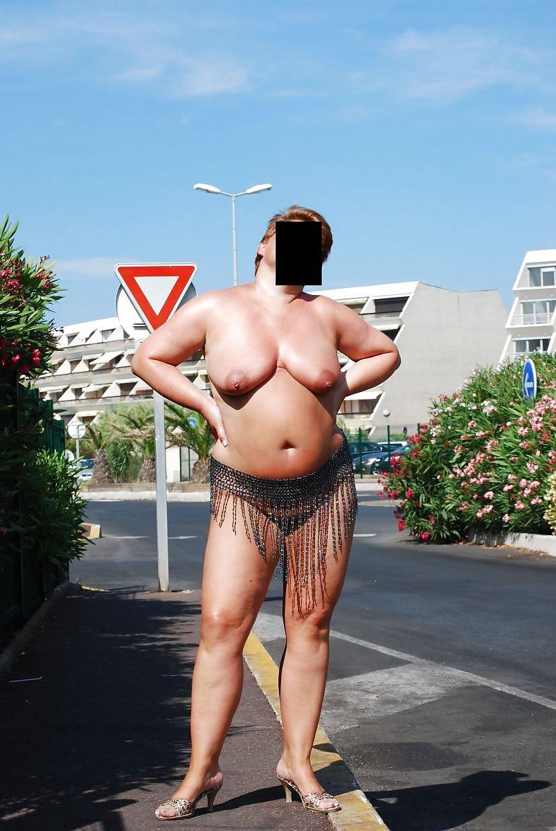 19P Blurred Face Exhibitionists - Cap D'Agde 1