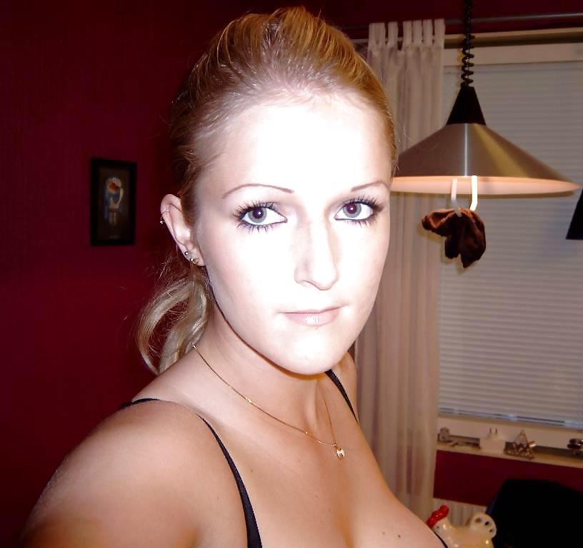 25P Busty girlfriend
