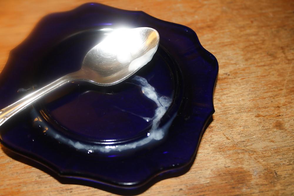 22P Lots of oil on my cock and cum on a spoon. Eatmysperm :)