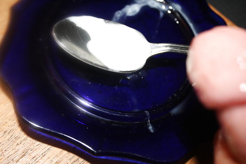 22P Lots of oil on my cock and cum on a spoon. Eatmysperm :)