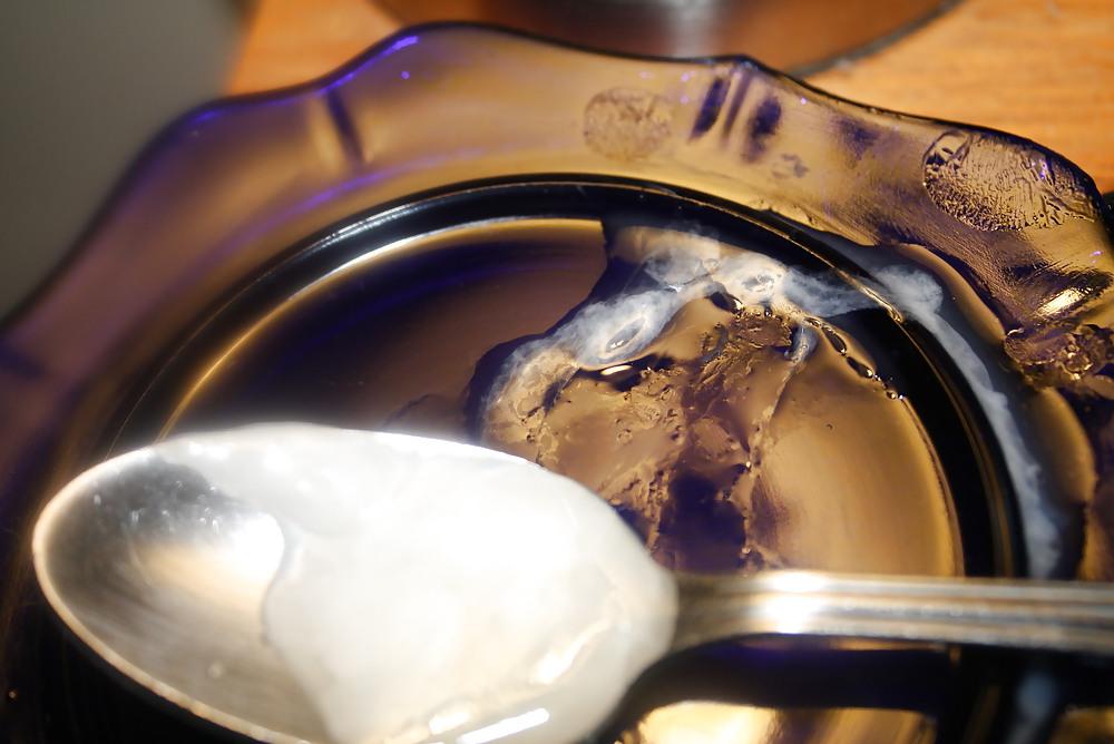 22P Lots of oil on my cock and cum on a spoon. Eatmysperm :)