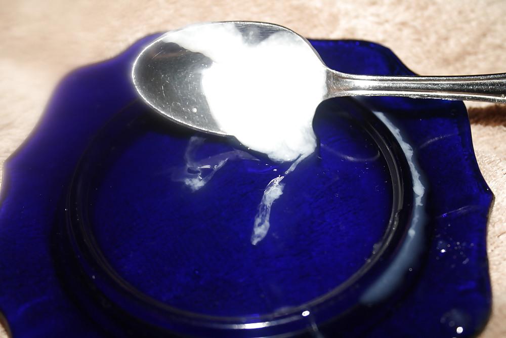 22P Lots of oil on my cock and cum on a spoon. Eatmysperm :)