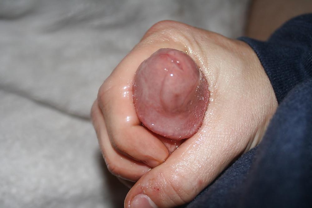 22P Lots of oil on my cock and cum on a spoon. Eatmysperm :)