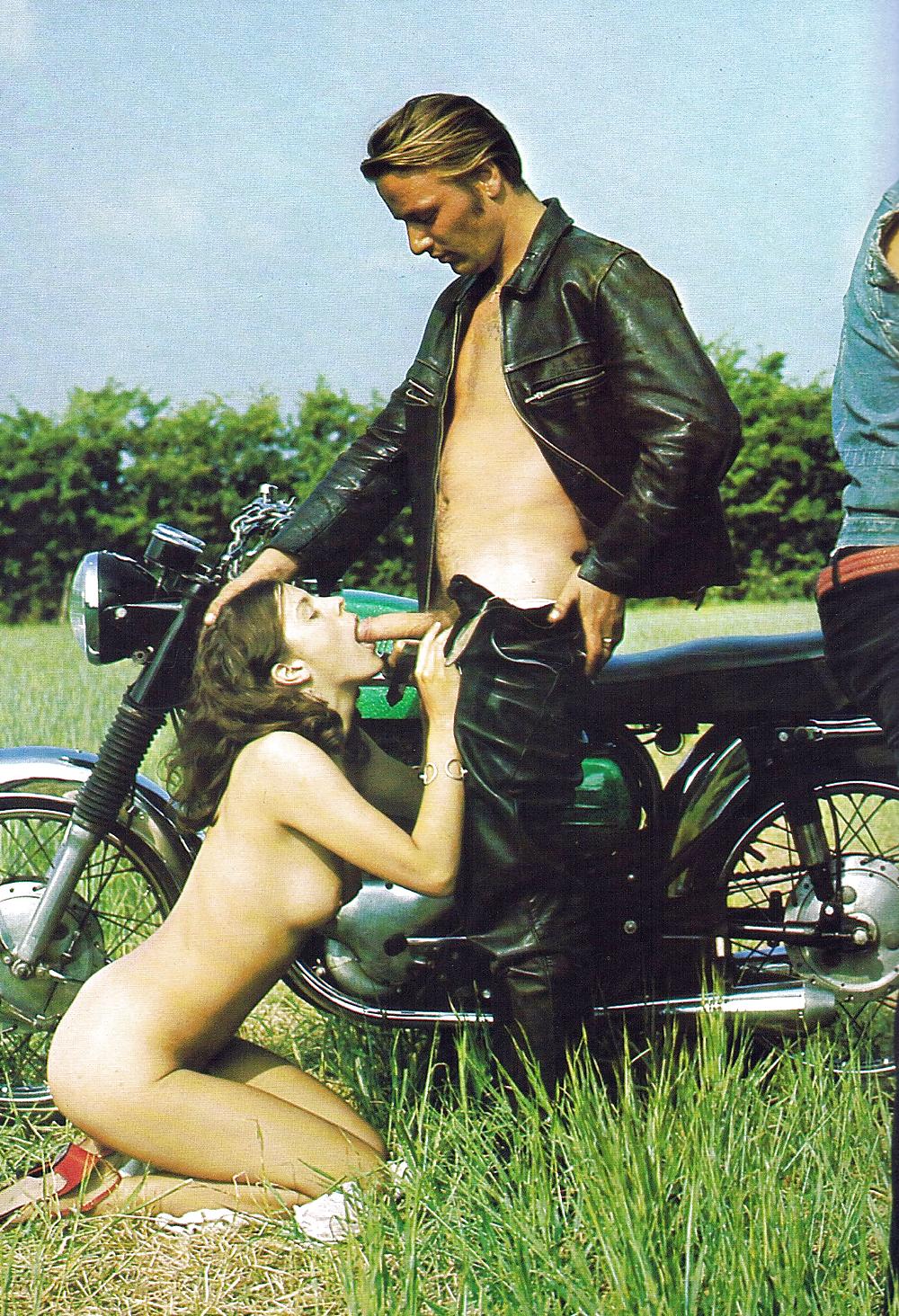 25P Harley chicks (or biker babes? which do you prefer?)