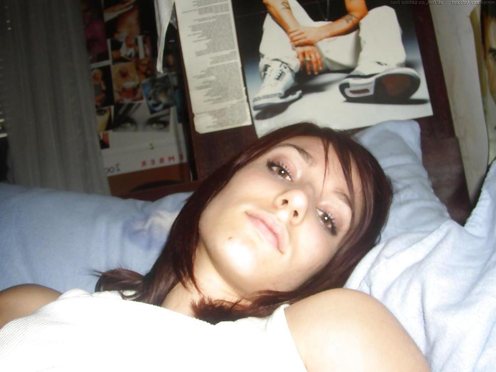 15P Teen ex girlfriend nude phone pictures 