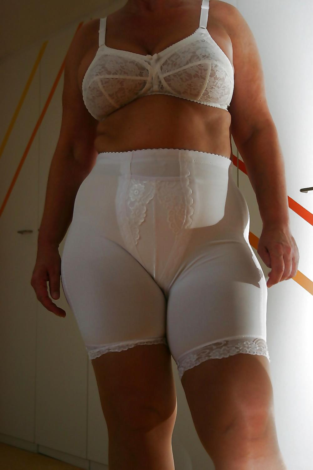 11P Bra and Girdles