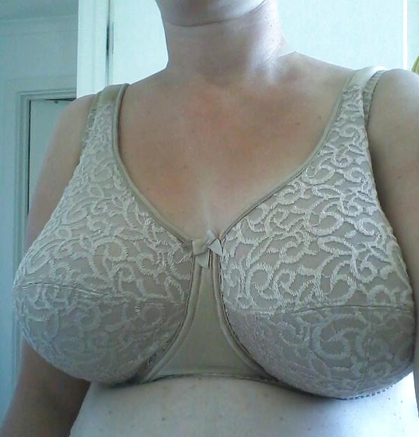 11P Bra and Girdles