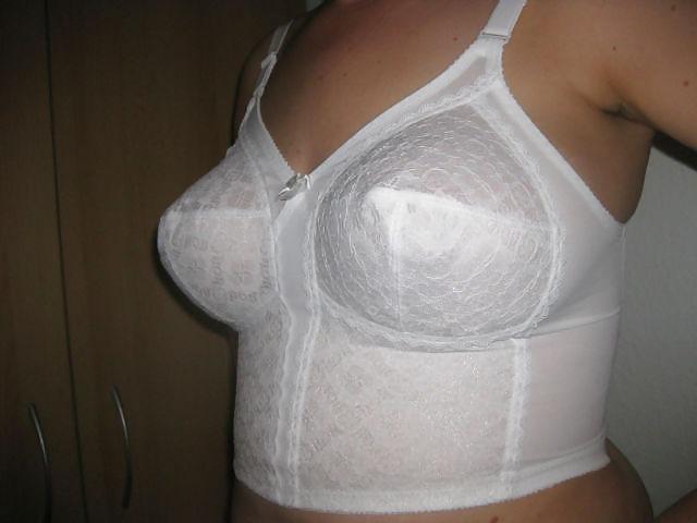 11P Bra and Girdles