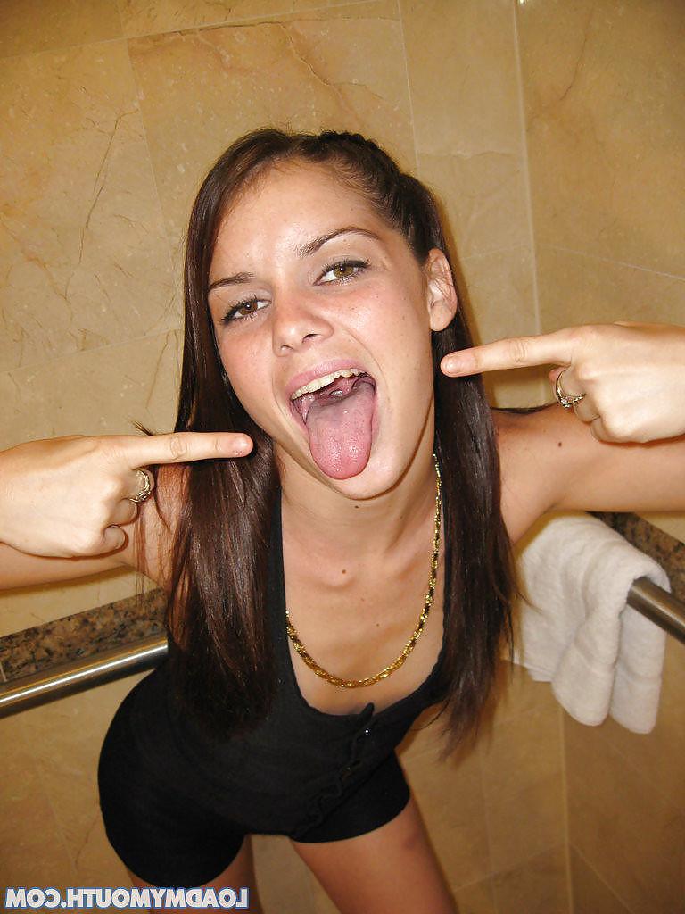 25P Boys, aim here! ( open mouth ) suhu