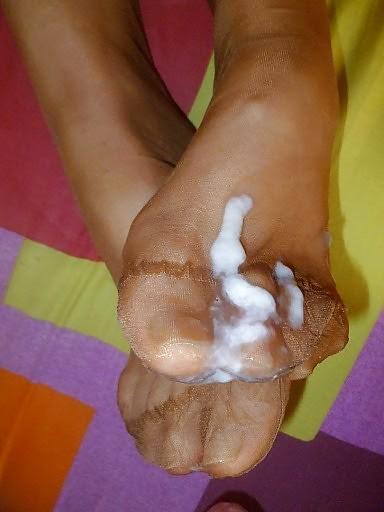 12P Cum On Feet !!
