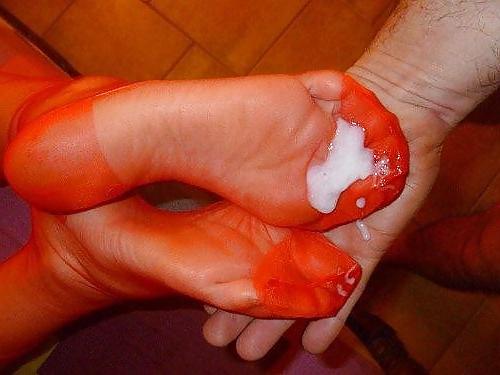 12P Cum On Feet !!