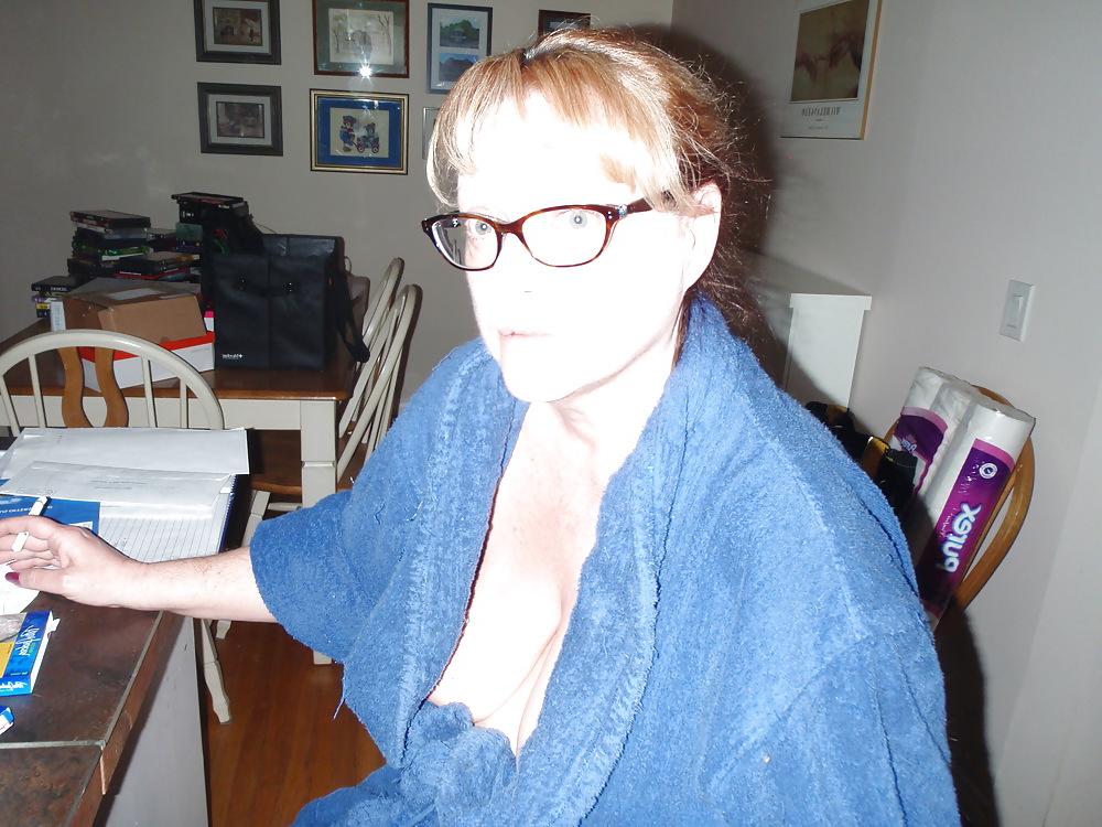 25P Mommy face sitting punishment