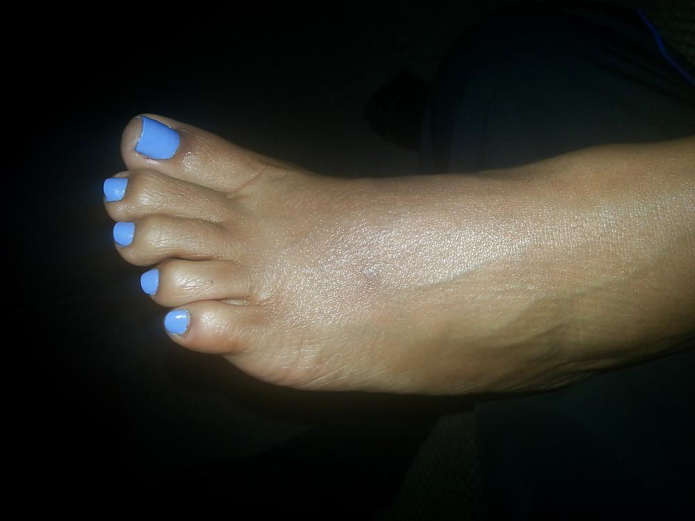 20P Feet pretty,  toes pretty