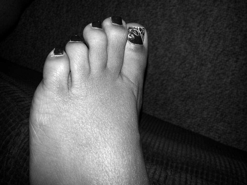 20P Feet pretty,  toes pretty
