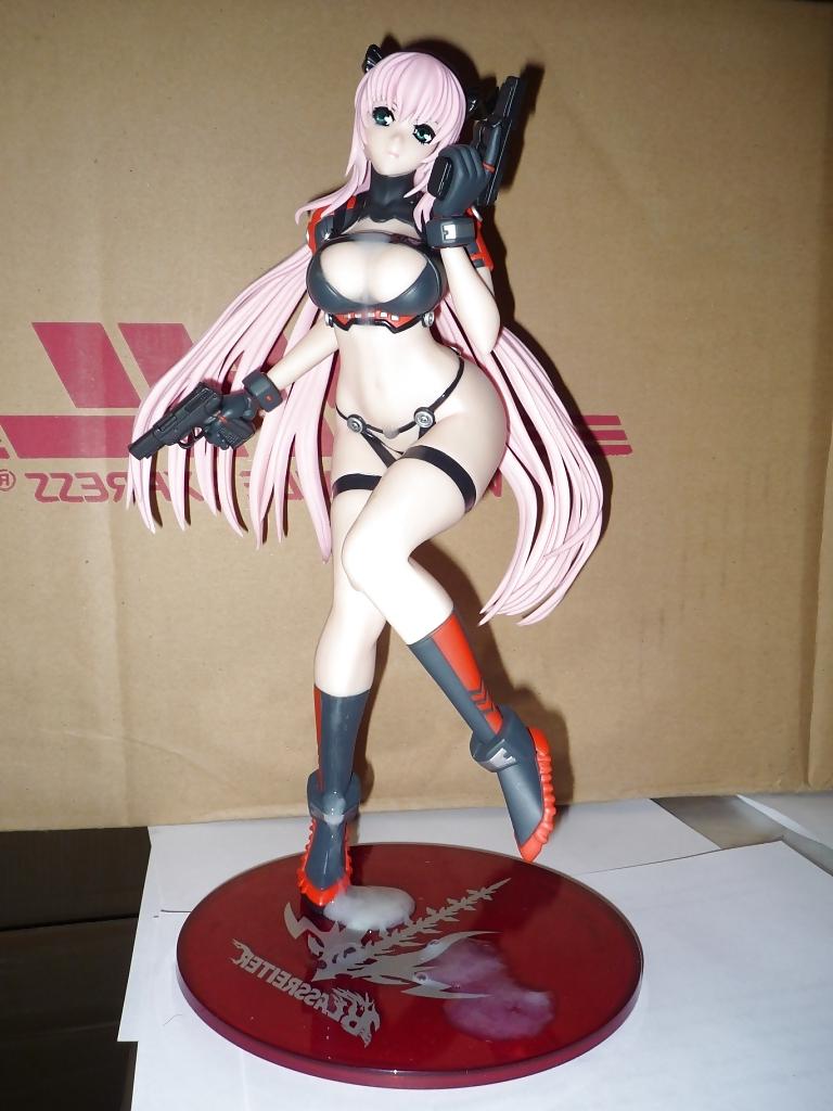 15P My cum on sexy figures 2