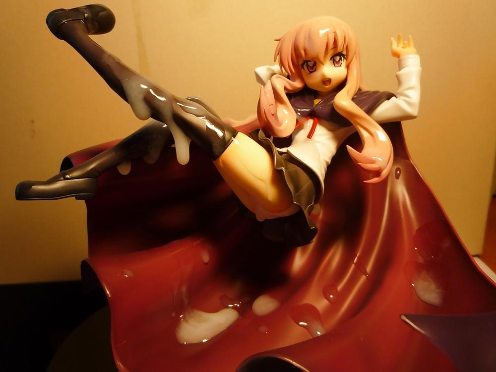 15P My cum on sexy figures 2