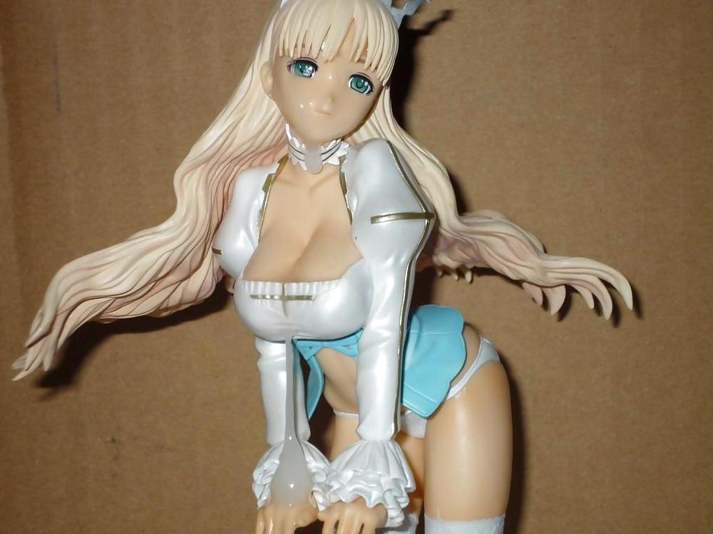 15P My cum on sexy figures 2