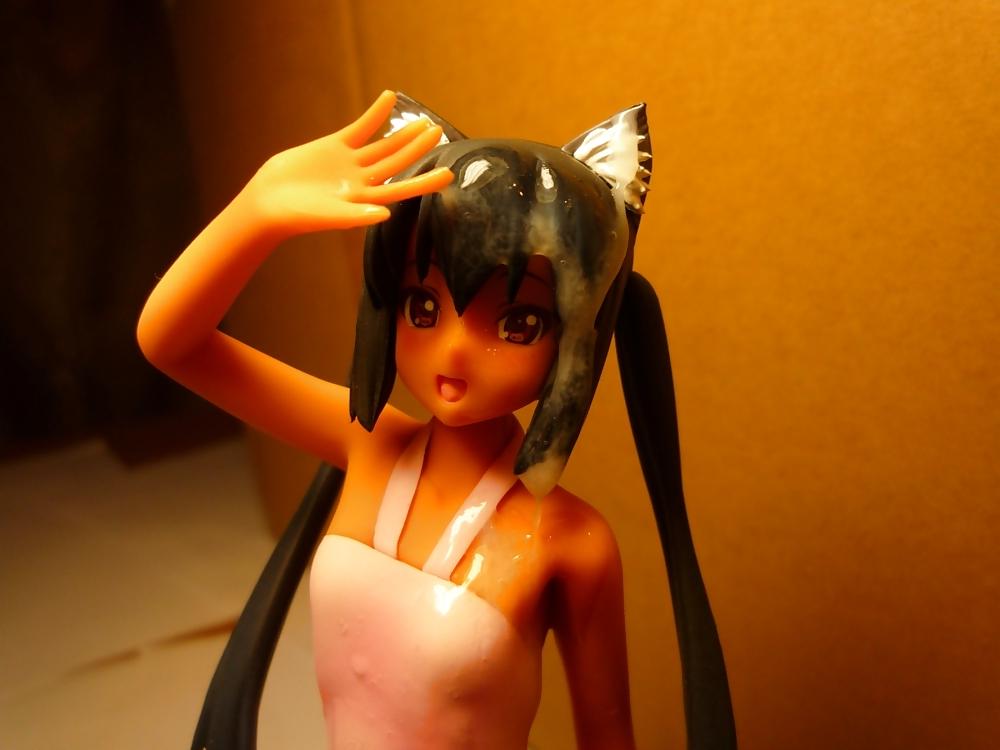 15P My cum on sexy figures 2