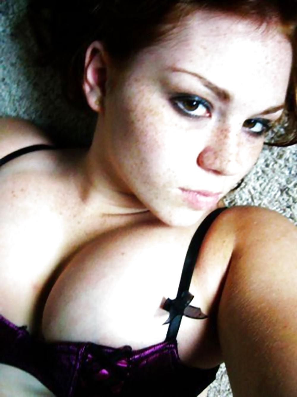 18P Pretty Amateur RedHead 3