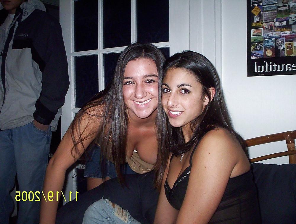 24P She forgot her bra 49.