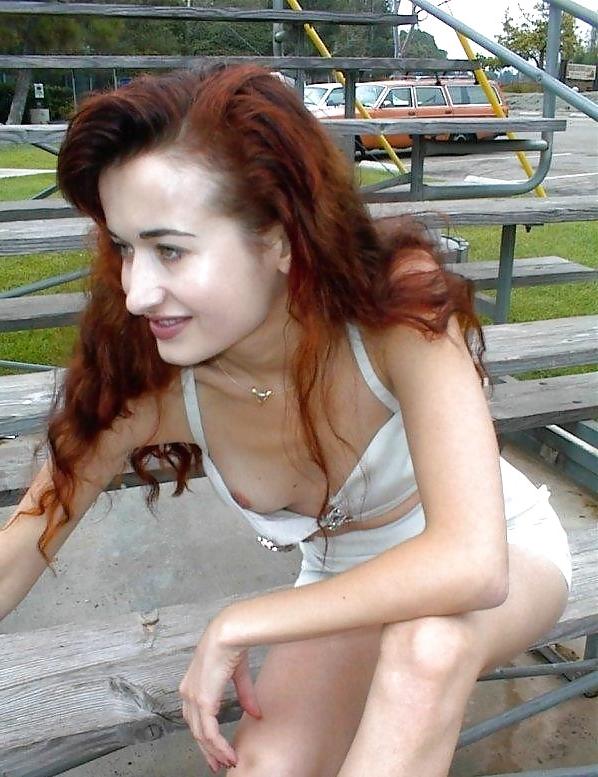 24P She forgot her bra 49.