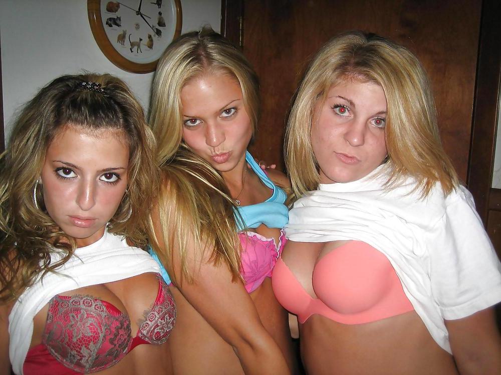 25P Bra Babes 142